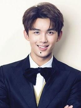 周游演员个人资料,多才多艺的影视新星，演艺事业璀璨绽放